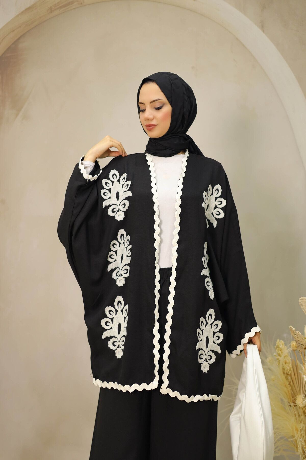 Kroşetalı Süzene İşlemeli Ceketli Siyah Kimono Takım - 6